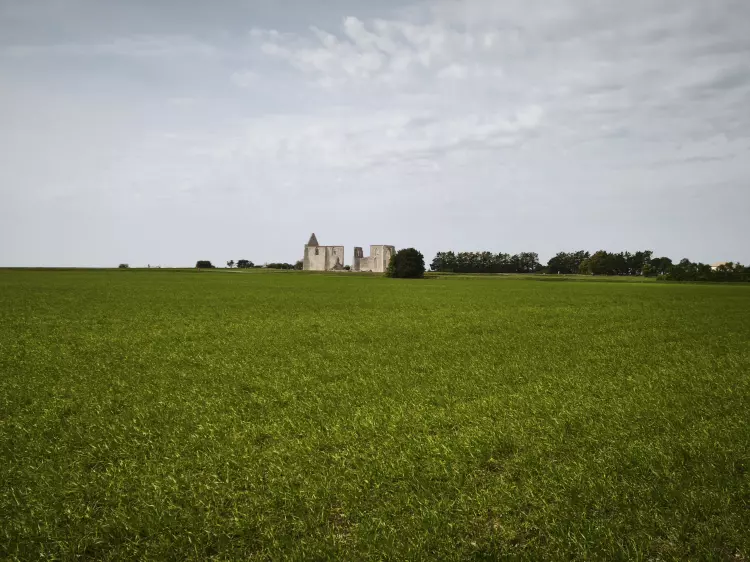 Découverte de l'Abbaye des Châteliers et du Fort de la Prée