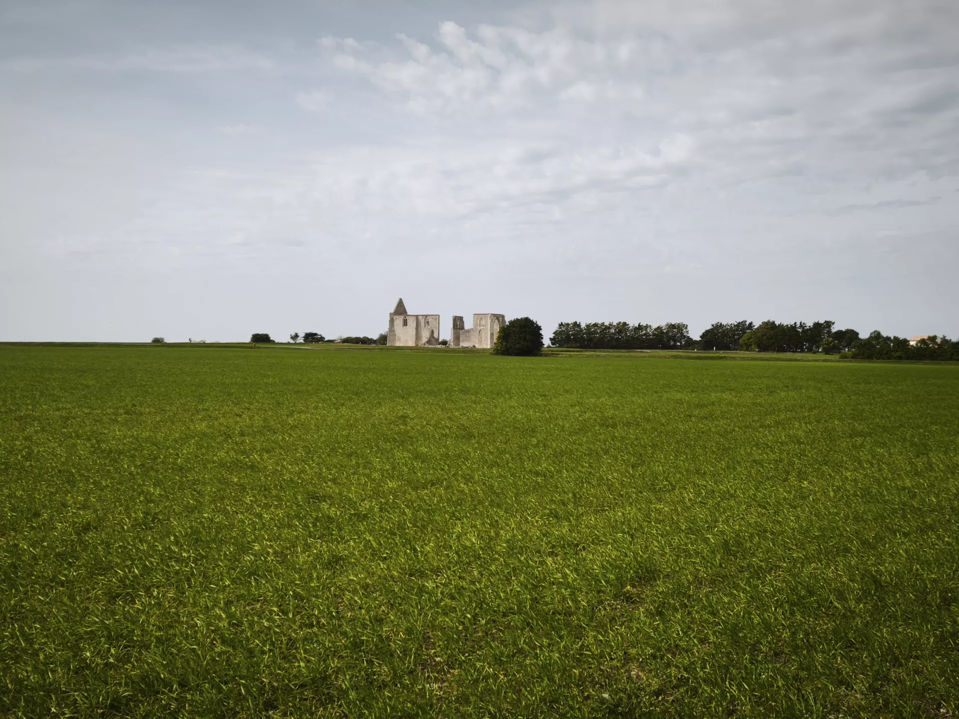 Découverte de l'Abbaye des Châteliers et du Fort de la Prée